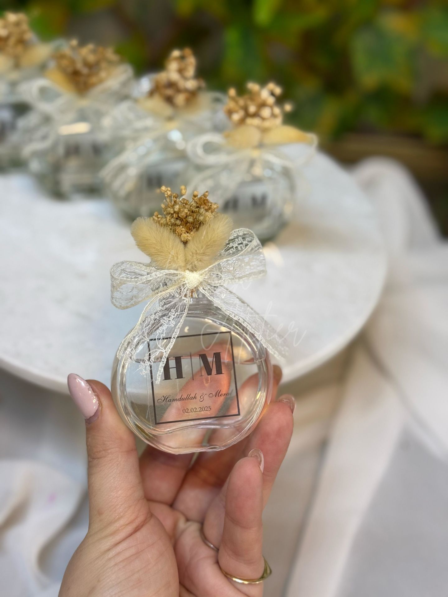 Kuru Çiçekli Dantelli Kolonya