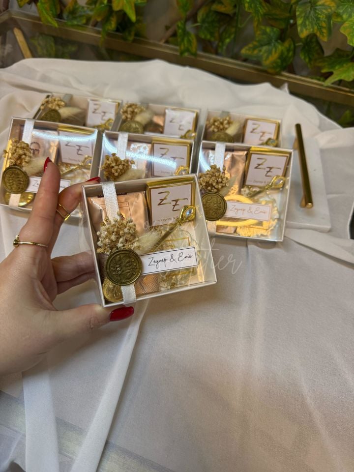 Kahveli Anahtarlıklı Set