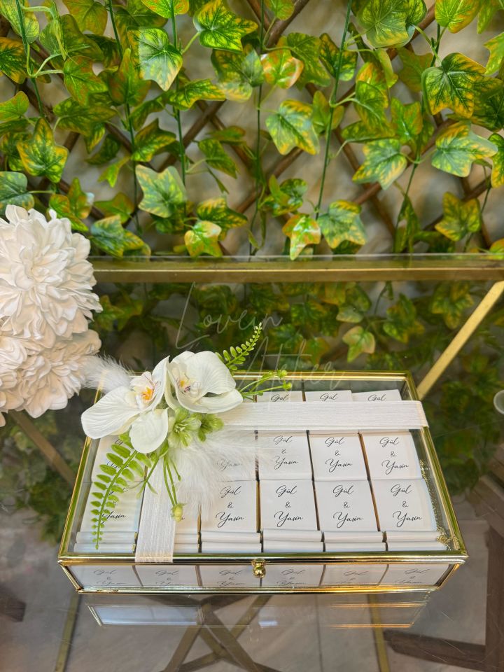 Orkideli İsteme Çikolatası