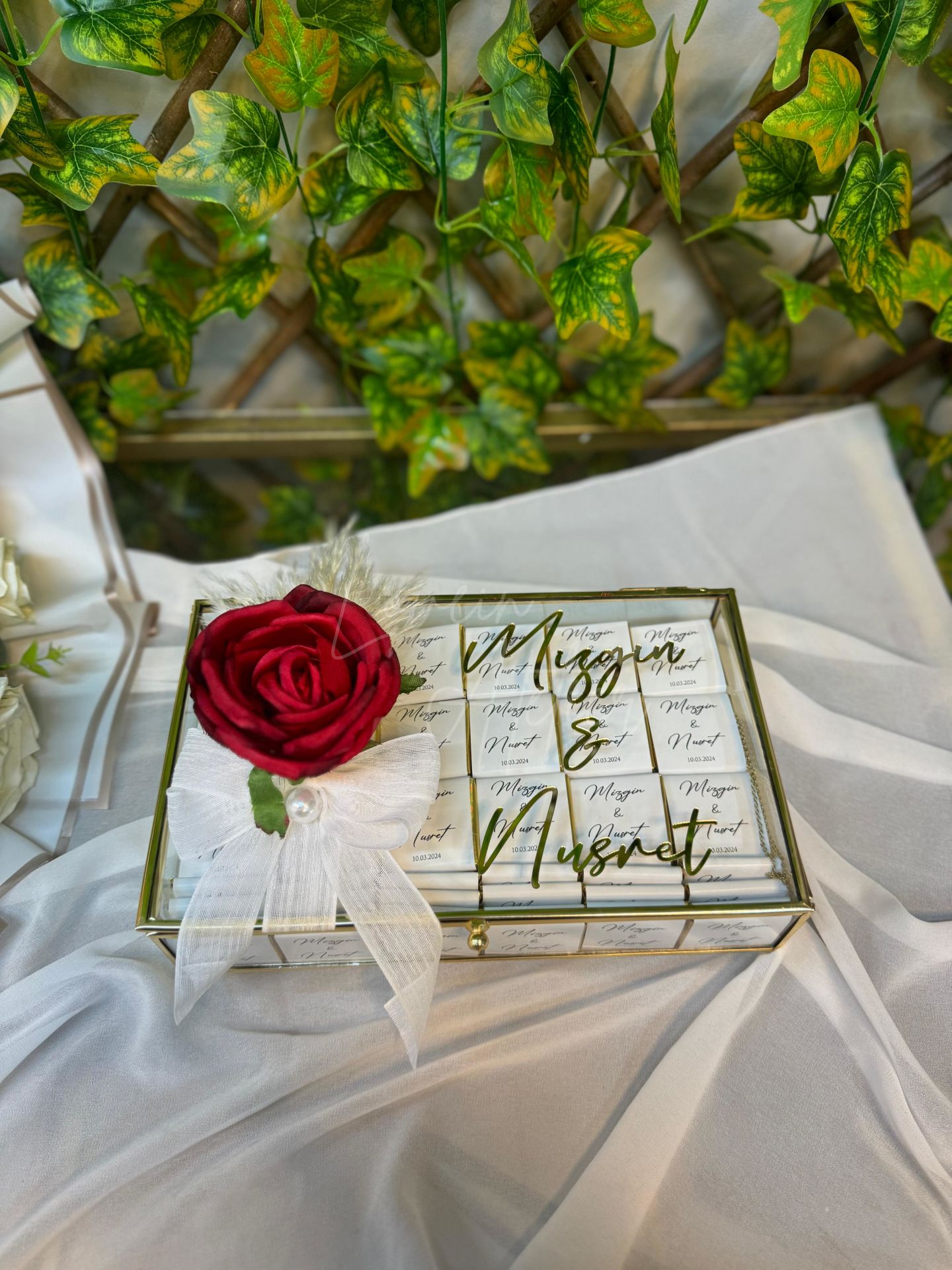 Kırmızı Güllü İsteme Çikolatası