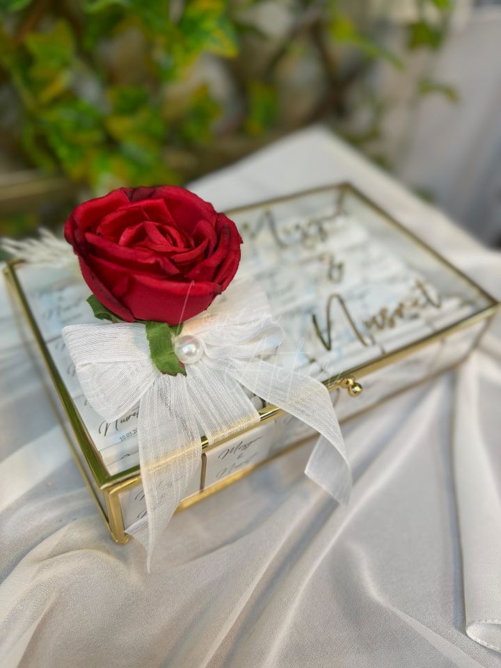 Kırmızı Güllü İsteme Çikolatası