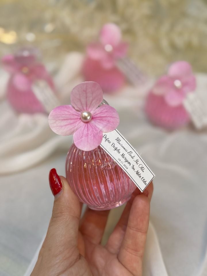Pembe Ortancalı Çiçek Kolonyası