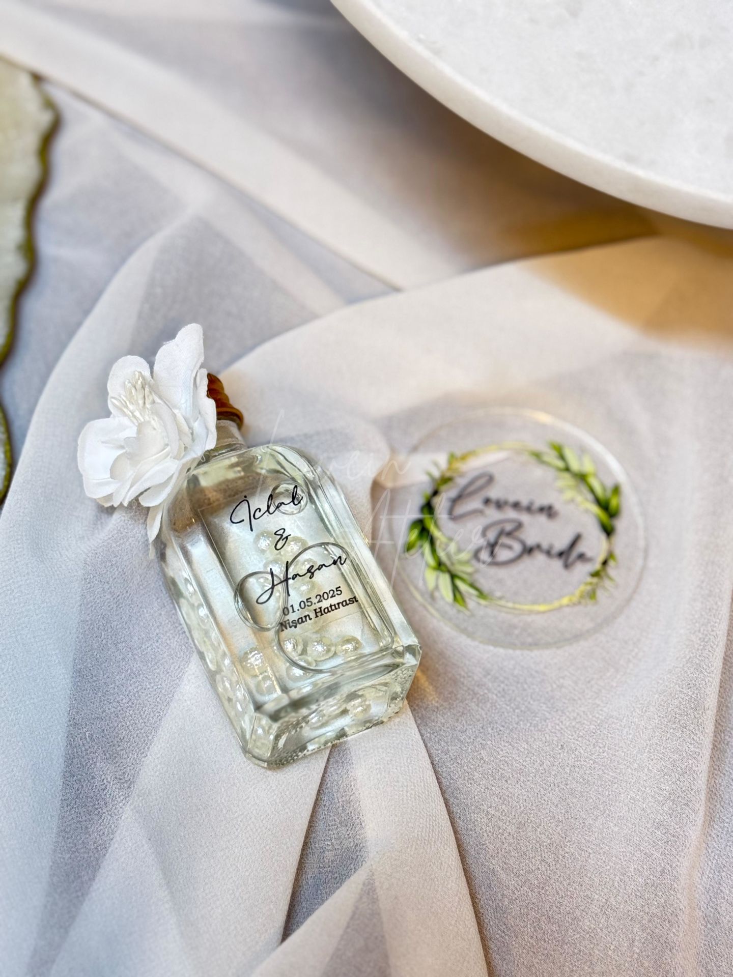 Çiçekli, İncili Kolonya Şişesi