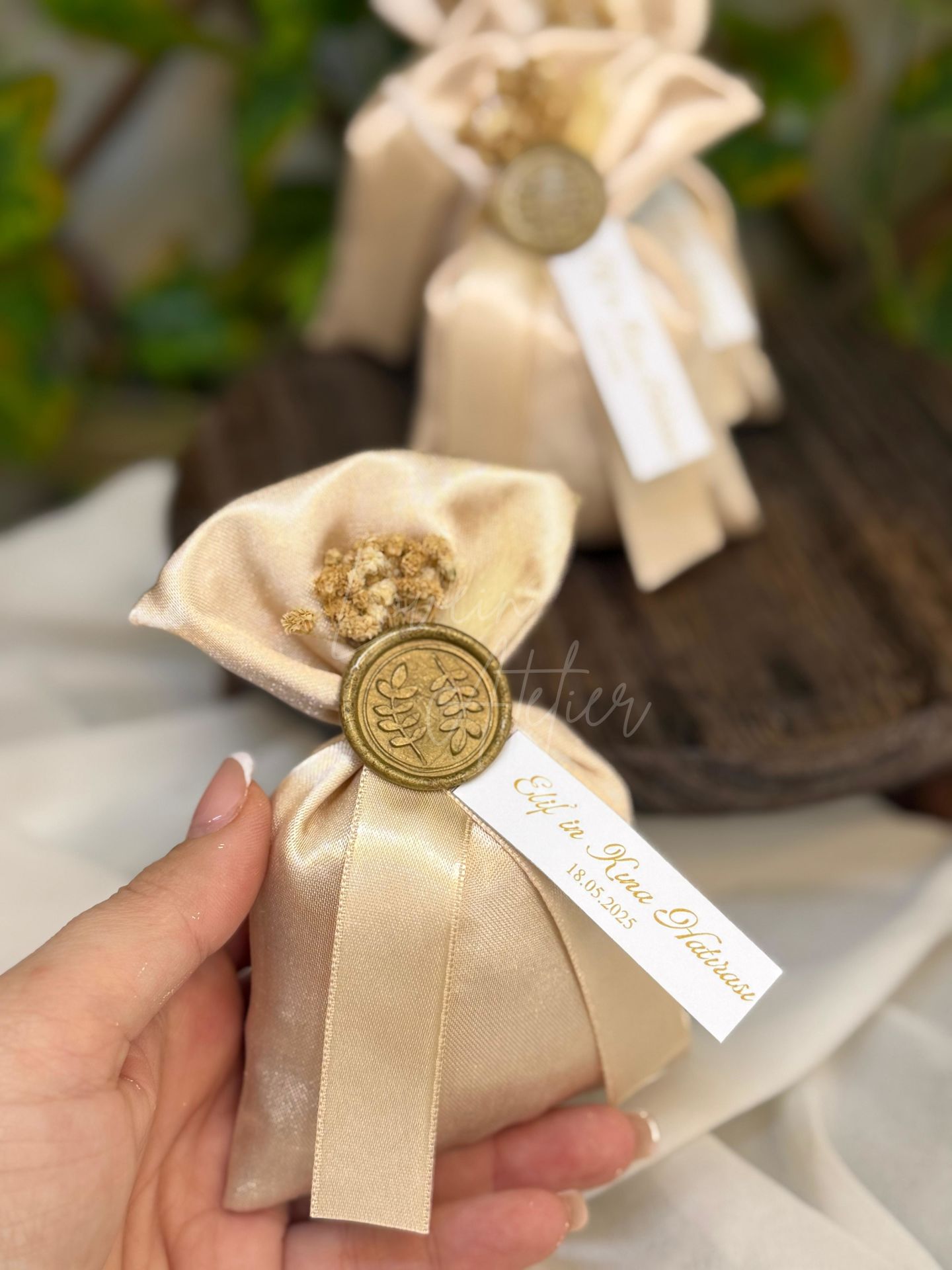 Bej Saten Kınalı Lavanta Kesesi