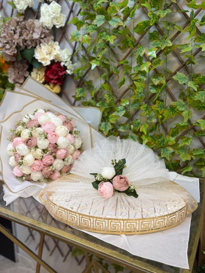 Şakayık İsteme Çiçeği Ve Yazılı Çikolata