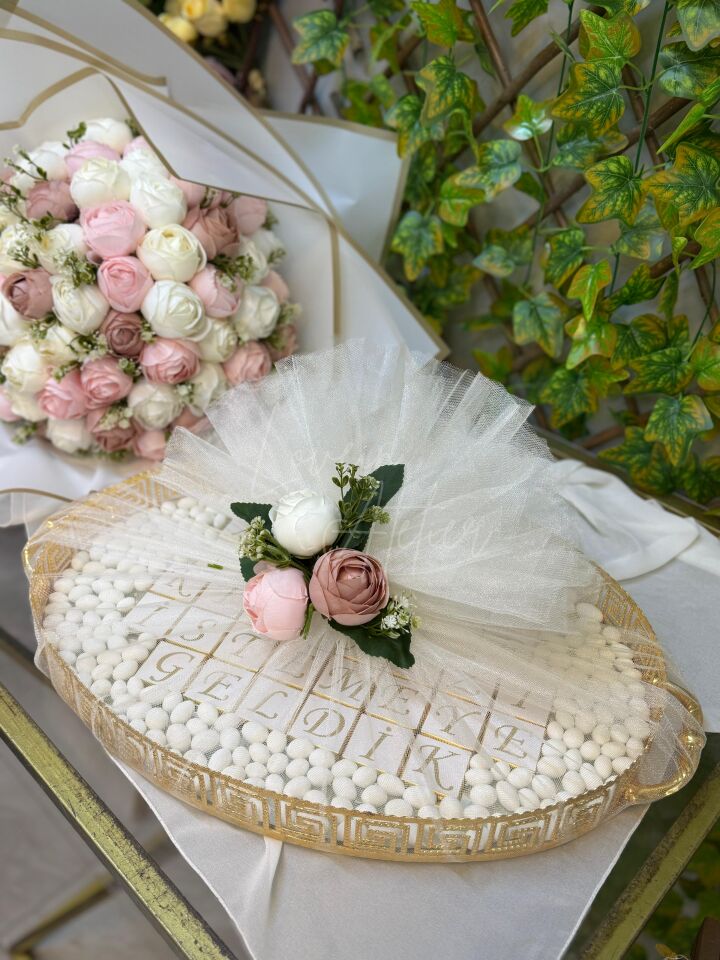 Şakayık İsteme Çiçeği Ve Yazılı Çikolata