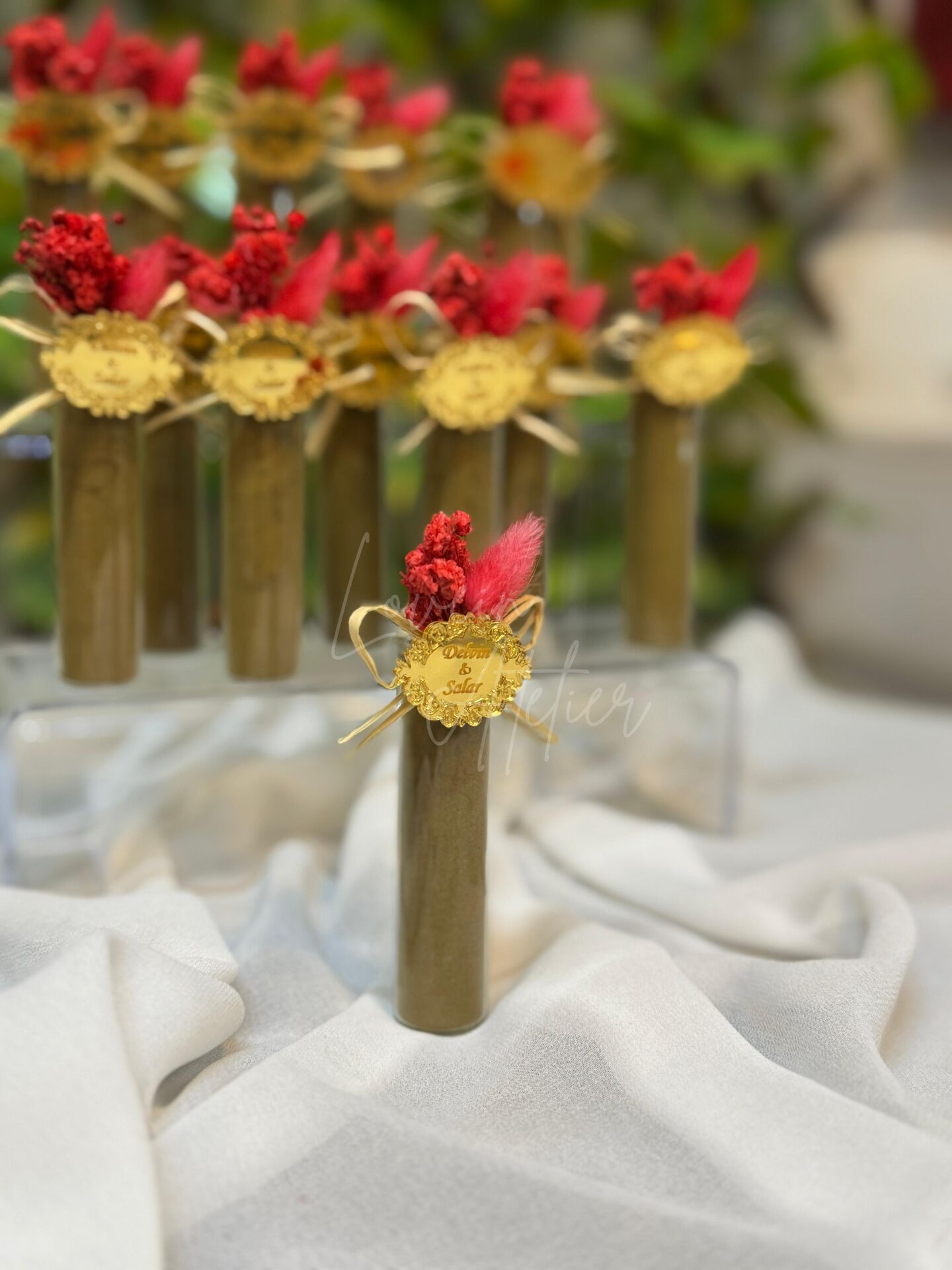 Kırmızı Kuru Çiçekli Kına Tüpü