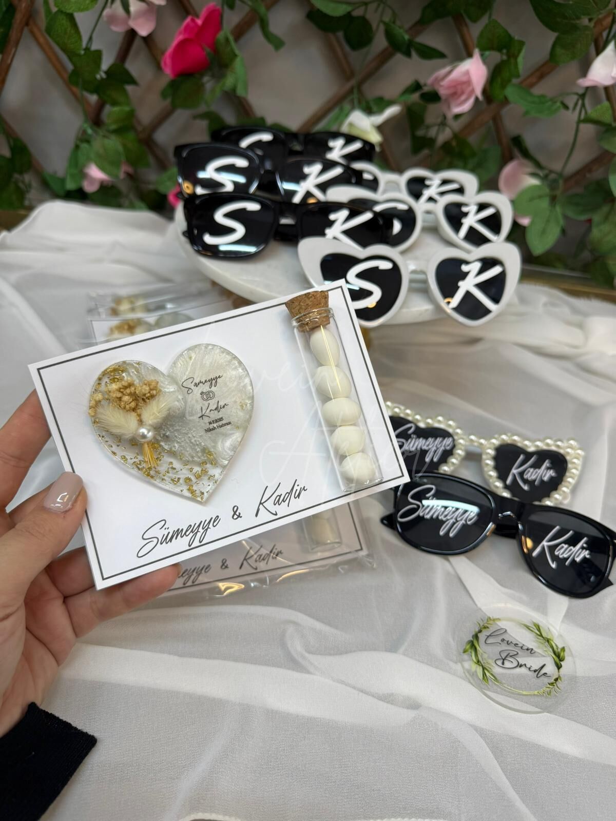 Kalpli Magnet ve Cam Tüpte Badem Draje