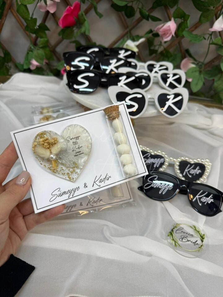 Kalpli Magnet ve Cam Tüpte Badem Draje