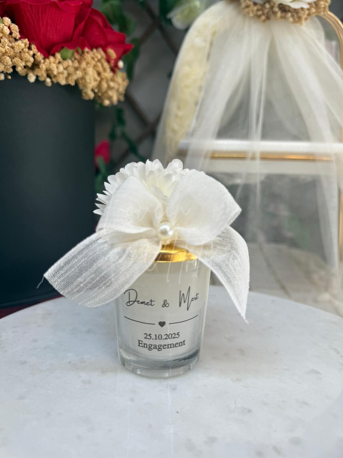 Çiçekli,Metal Kapaklı Vanilya Kokulu Mum