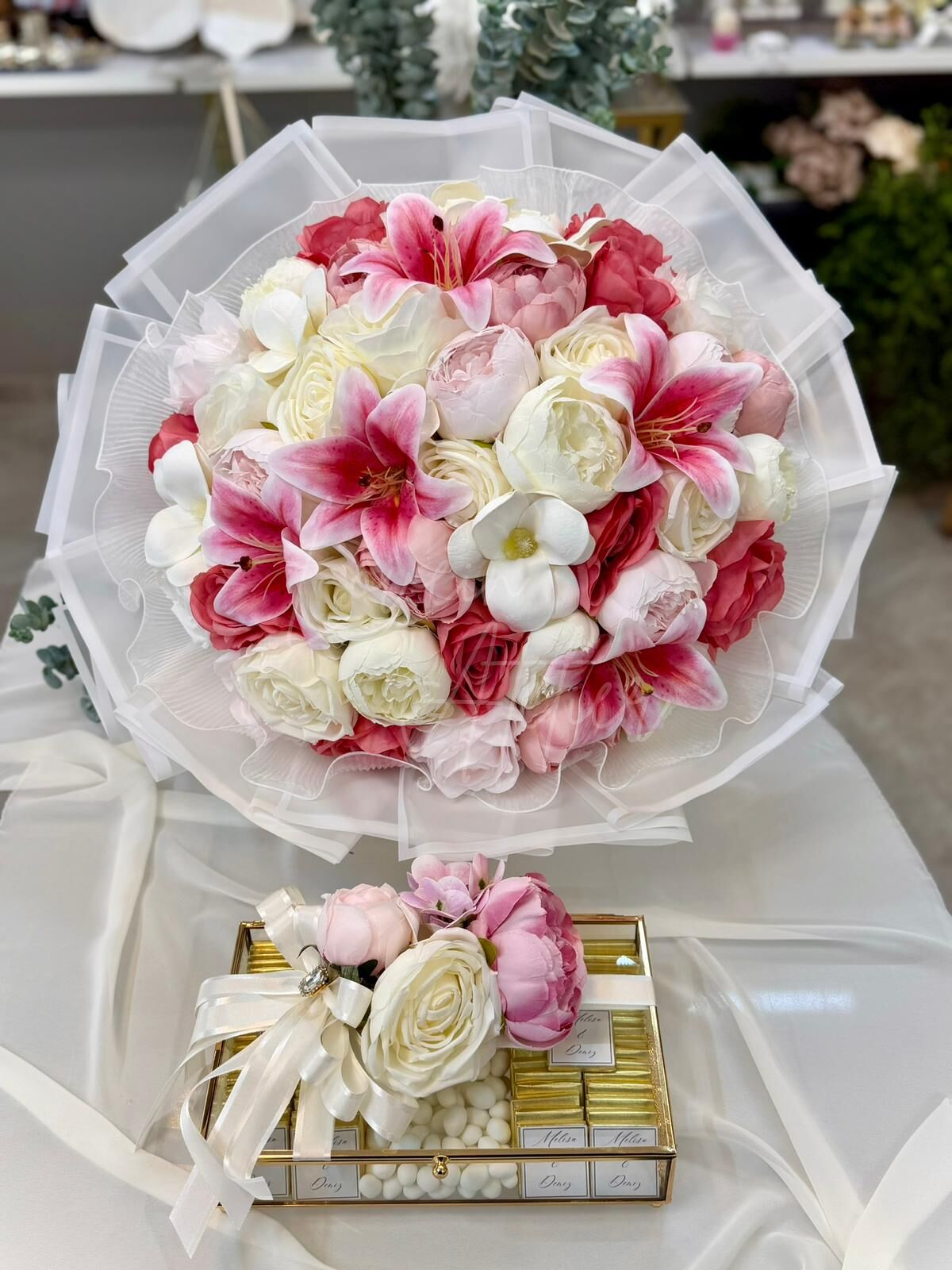 Büyük Boy Pembe Lilyumlu İsteme Çiçek,Çikolata Seti