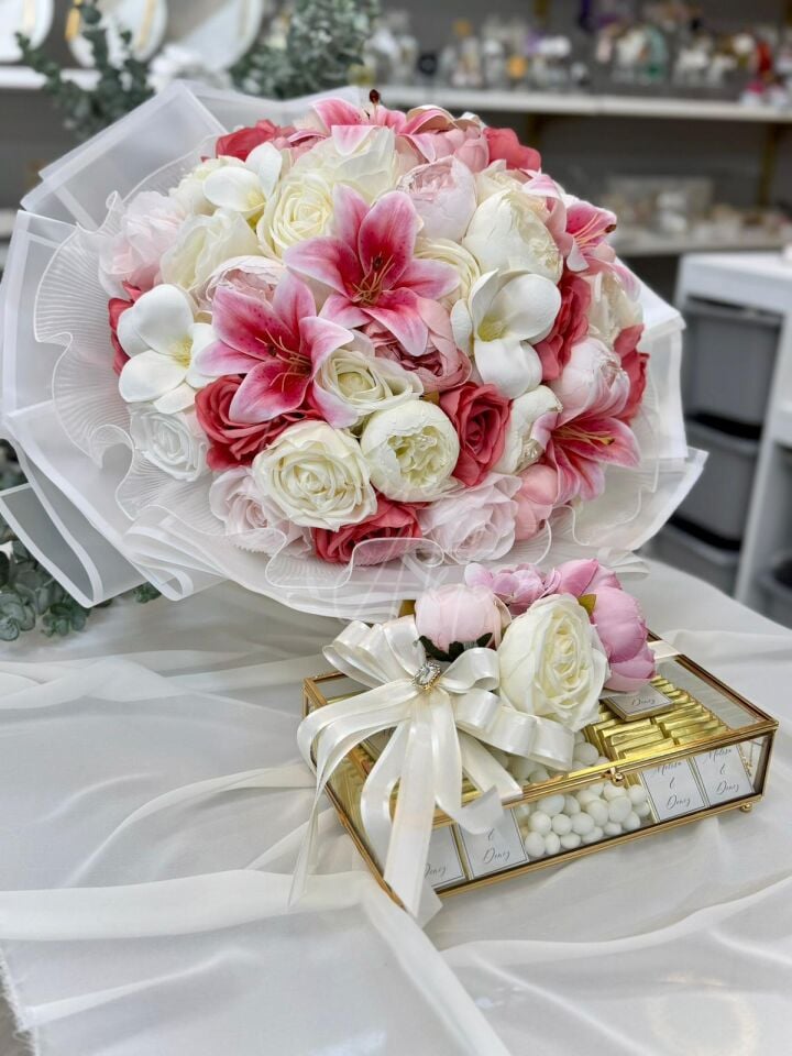 Büyük Boy Pembe Lilyumlu İsteme Çiçek,Çikolata Seti