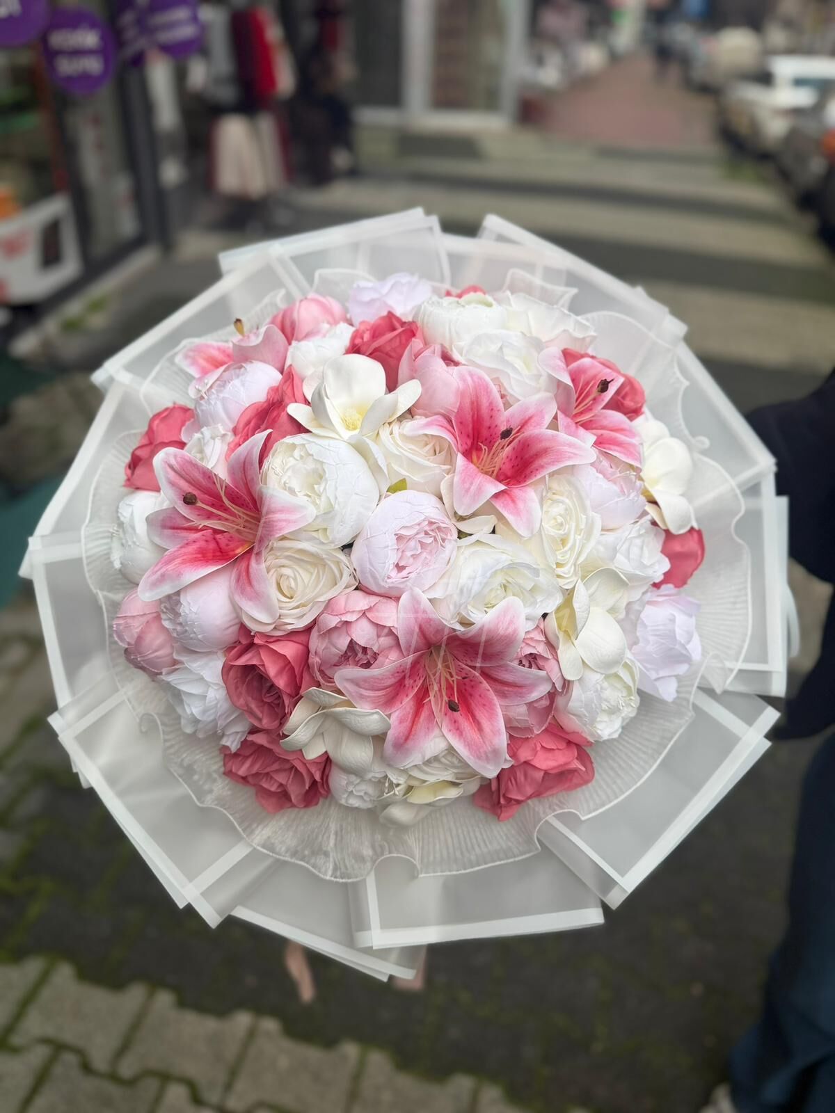 Pembe Şakayıklı, Lilyumlu Büyük Boy İsteme Çiçeği