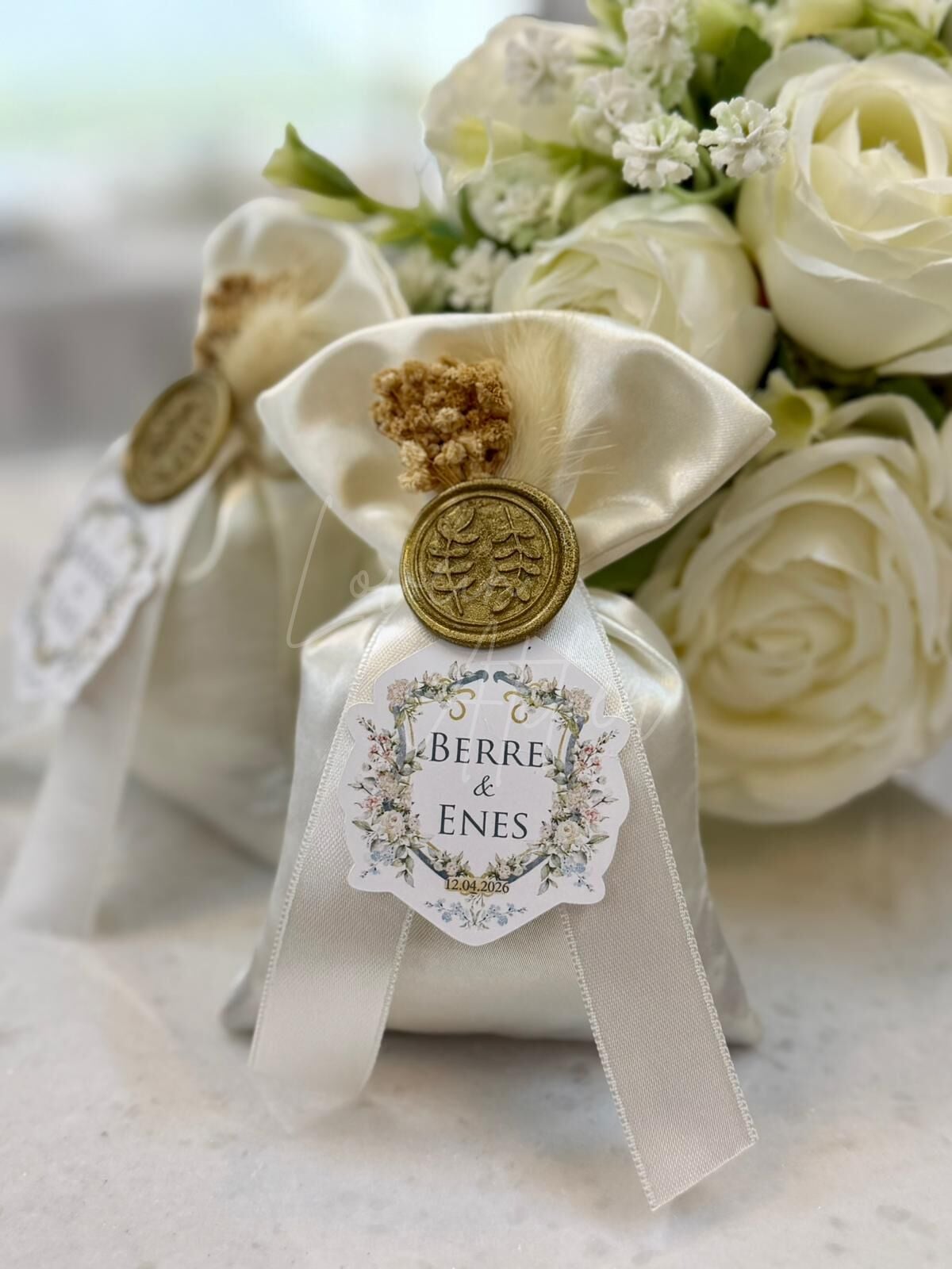 Krem Saten Şoklanmış Çiçekli Lavanta Kesesi